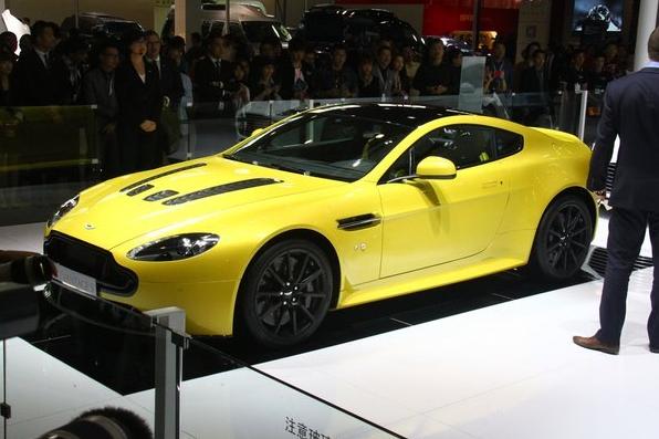 阿斯顿马丁V12-Vantage