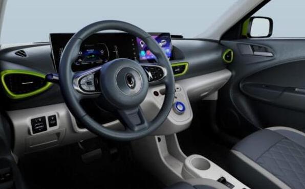 欧拉白猫 轻微碰撞修复 车身损伤判断 电动车维修 保险理赔流程