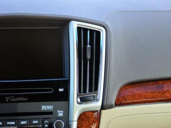 凯迪拉克SLS油箱清洁