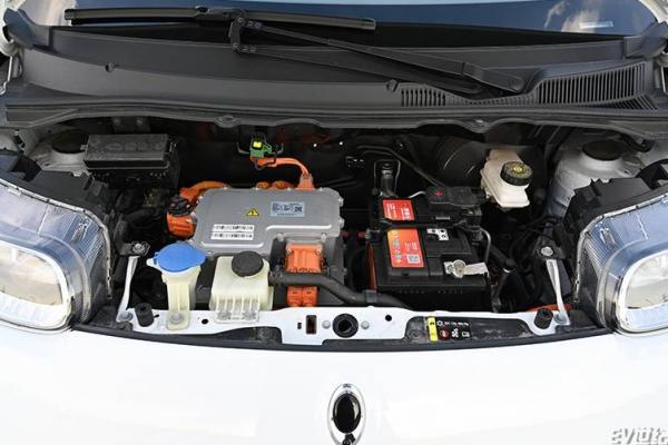 欧拉白猫电动车电瓶充不进电