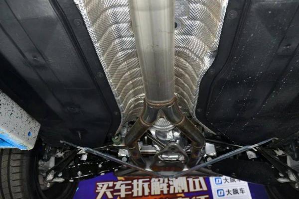 宝马X5刹车系统问题解决方案及维修技巧