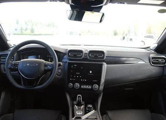 领克02汽车拖车钩安装