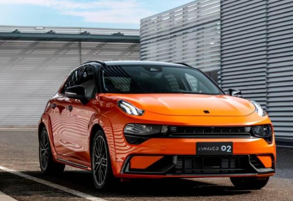 领克02车身划痕处理