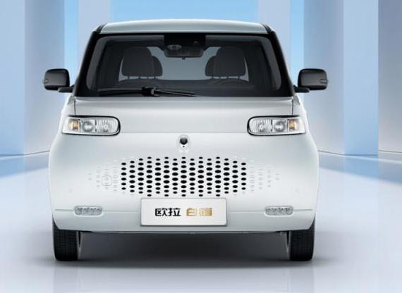 欧拉白猫白色车漆清洁技巧