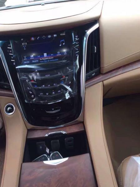 凯迪拉克凯雷德SUV驾驶防护