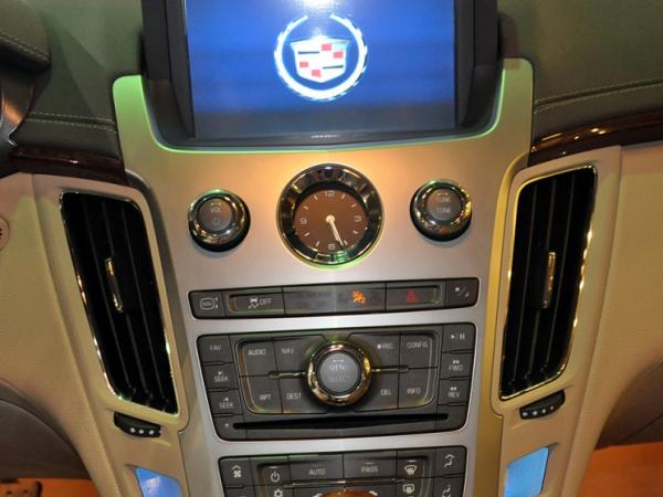 凯迪拉克CTS悬挂系统故障全解析 症状、原因与解决方案