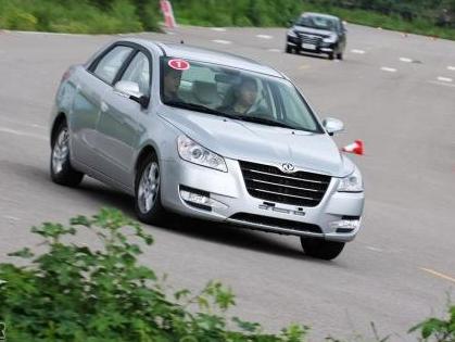 东风汽车风神S30汽车