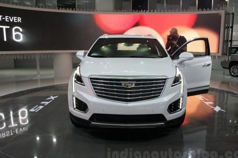 凯迪拉克XT5后保险杠更换