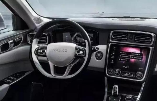 领克01轮胎磨损检查