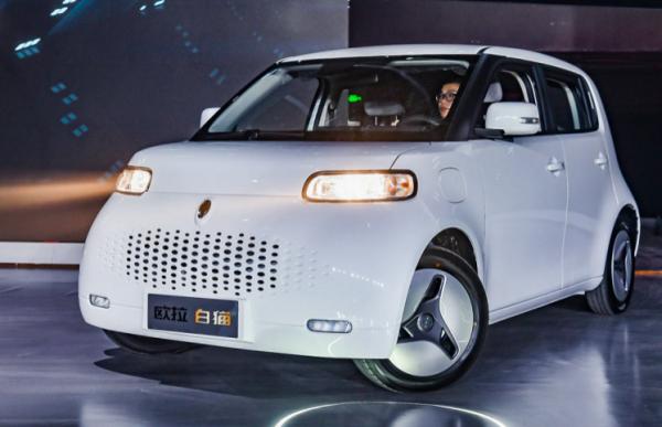 欧拉白猫电动车漆面保养